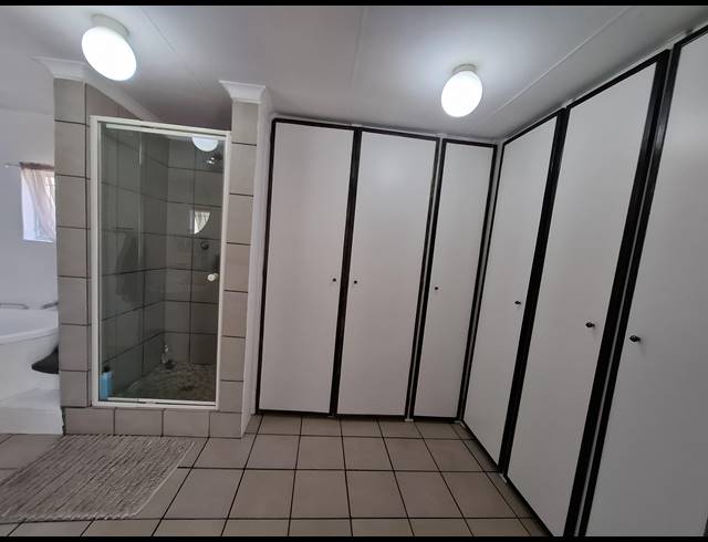 4 BEDROOM HOUSE FOR SALE IN SELECTION PARK